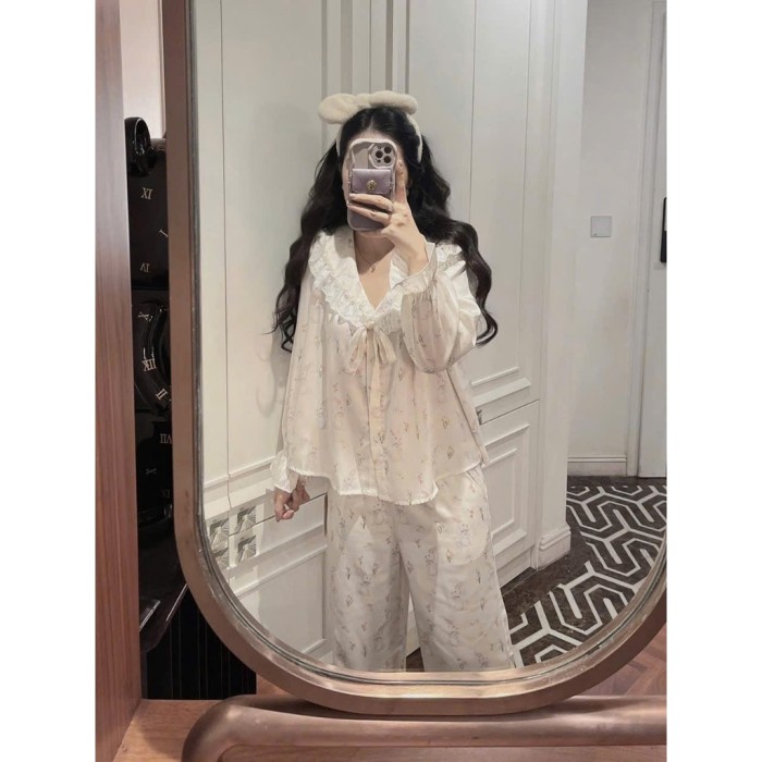 Bộ Pyjama Lụa Cổ Tròn Hoạ Tiết Nơ Tiểu Thư Sang Chảnh Sooya - Mềm Mại, Cao Cấp