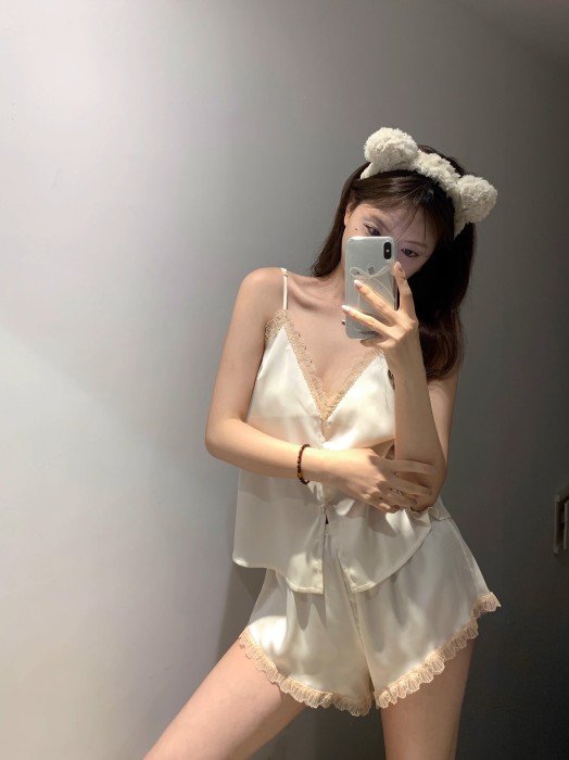 Bộ Ngủ Lụa Satin 2 Dây Sooya Thiết Kế Nhẹ Nhàng Phối Ren Gợi Cảm Tinh Tế Mềm Mịn Thoải Mái