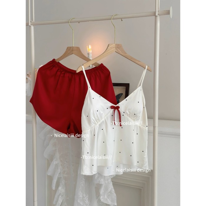 Bộ Ngủ Lụa 2 Dây Sooya Họa Tiết Chấm Bi Đính Nơ Trước Ngực Xinh Xắn Điệu Đà Kèm Mút Ngực