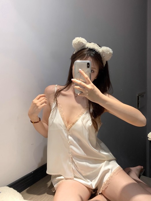 Bộ Ngủ Lụa Satin 2 Dây Sooya Thiết Kế Nhẹ Nhàng Phối Ren Gợi Cảm Tinh Tế Mềm Mịn Thoải Mái