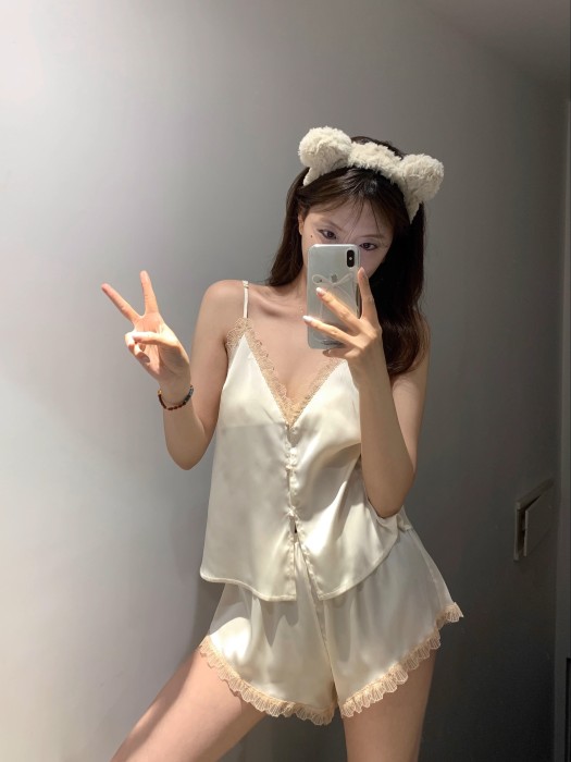 Bộ Ngủ Lụa Satin 2 Dây Sooya Thiết Kế Nhẹ Nhàng Phối Ren Gợi Cảm Tinh Tế Mềm Mịn Thoải Mái