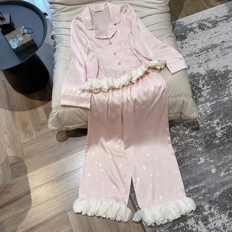 Bộ pijama lụa dài tay viền lông vũ – ảnh 8