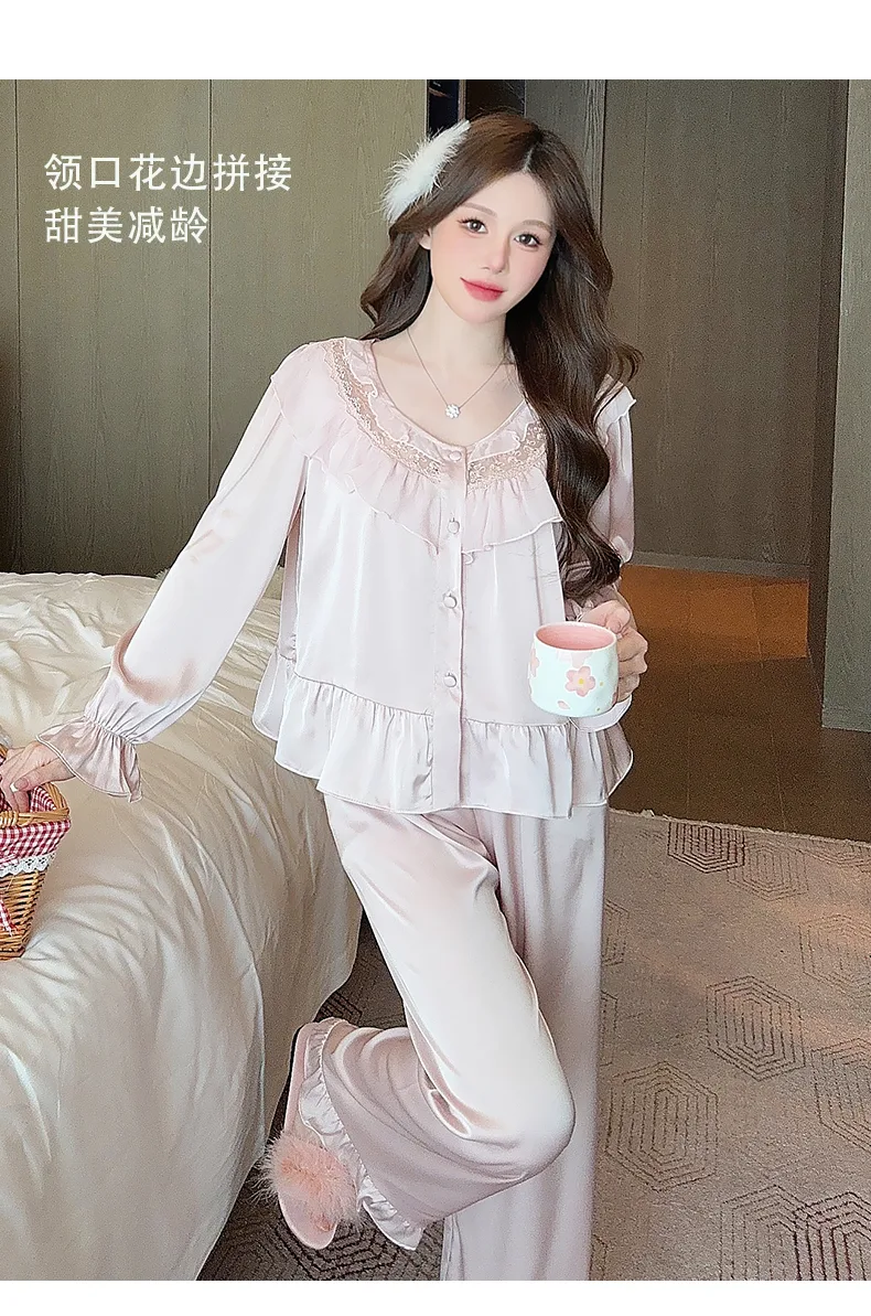 Bộ pijama lụa cổ tròn viền bèo ren – ảnh 12