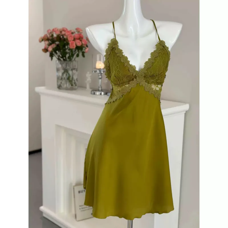 Set váy ngủ lụa ren ngực hở lưng kèm áo choàng