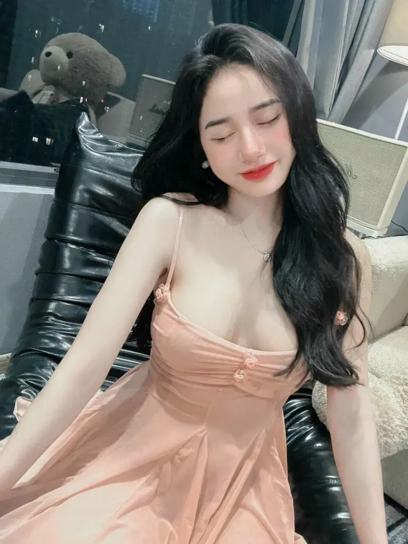 Váy ngủ lưới 2 dây xoắn ngực đính hoa – ảnh 3