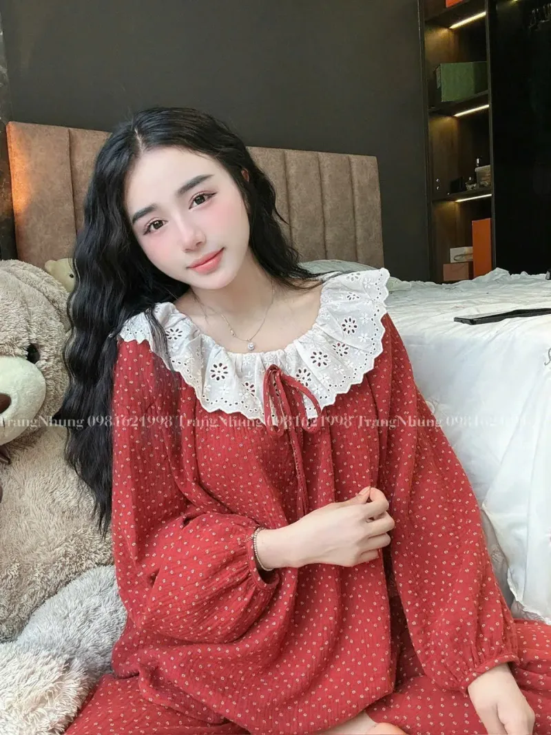 Đầm ngủ xô chấm bi cổ ren thêu dài tay – ảnh 3