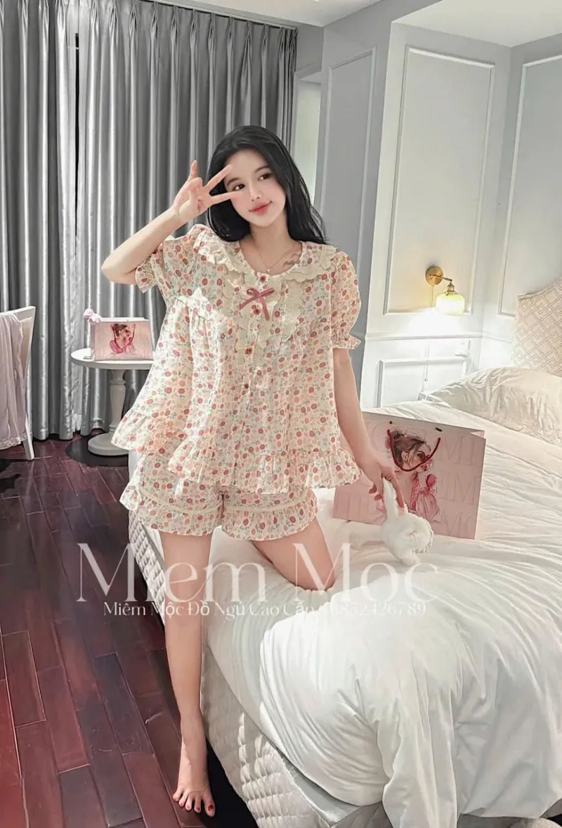 Bộ đồ ngủ cộc tay hoa dâu cổ sen nơ – ảnh 6