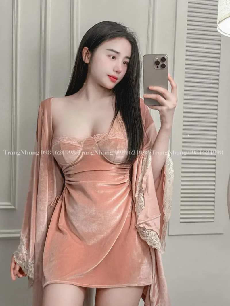 Set váy ngủ nhung phối ren kèm áo choàng – ảnh 14