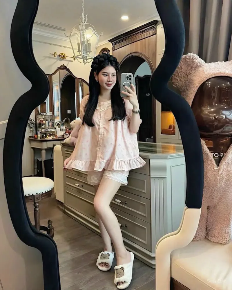 Bộ đồ ngủ cộc tay hoa hồng viền ren – ảnh 4