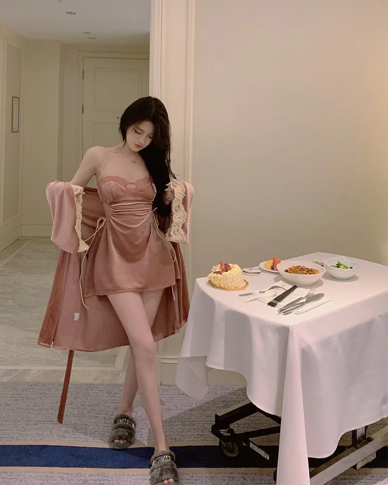 Set váy ngủ nhung phối ren kèm áo choàng – ảnh 11