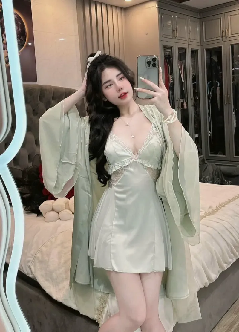 Set váy ngủ lụa cúp ngực ren nơ kèm áo choàng mỏng – ảnh 4
