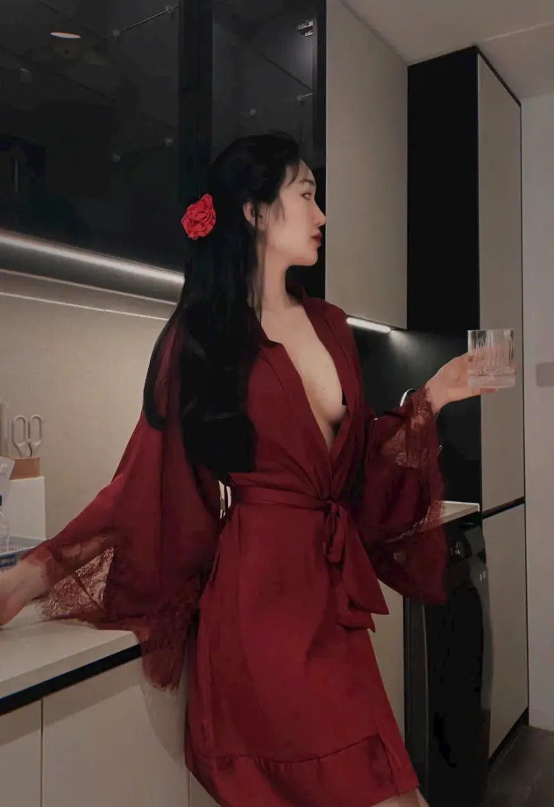 Áo choàng ngủ lụa satin tay phối ren – ảnh 3