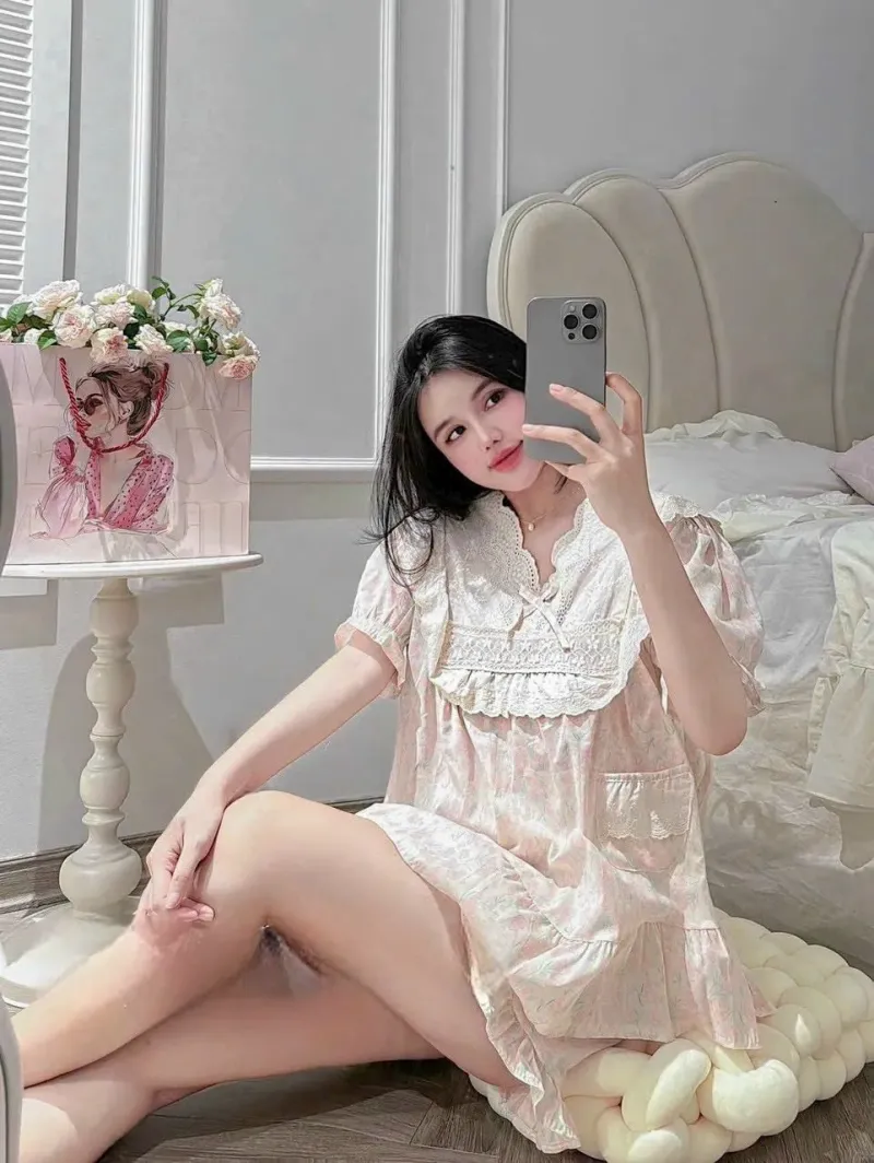 Bộ đồ ngủ cộc tay quần đùi cổ sen ren có túi