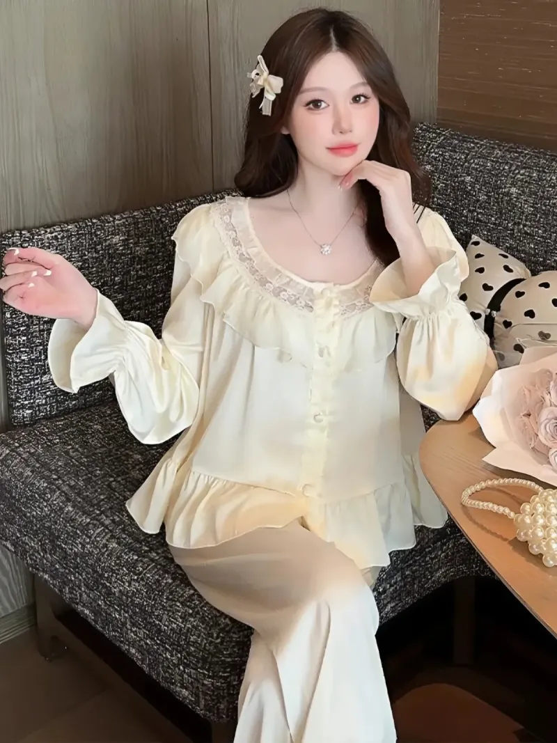 Bộ pijama lụa cổ tròn viền bèo ren – ảnh 3