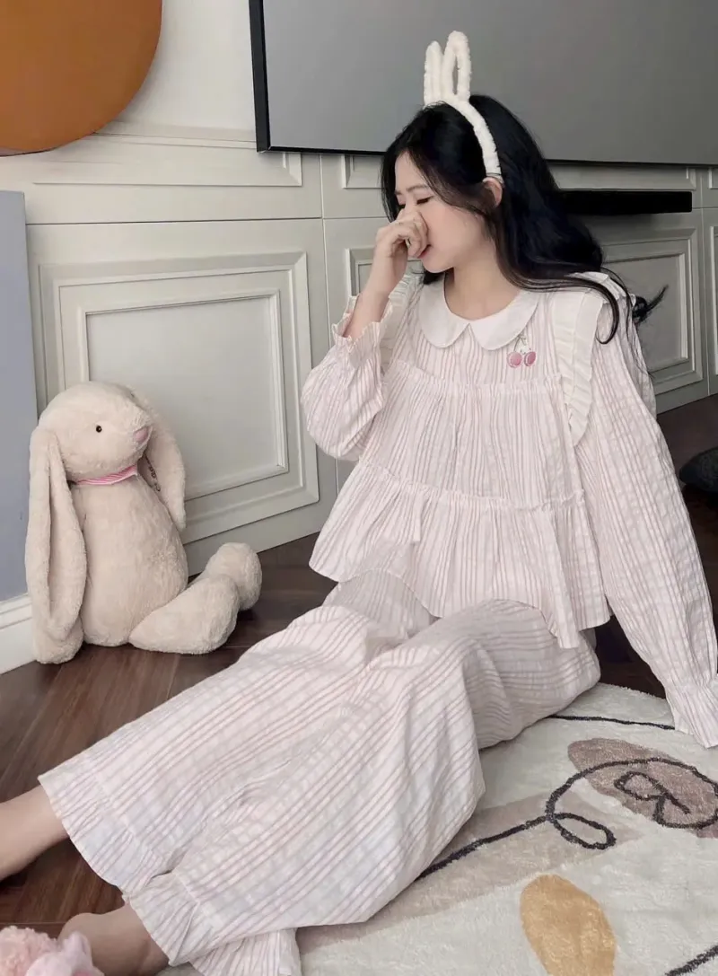 Bộ pijama xô kẻ sọc cổ sen dáng babydoll