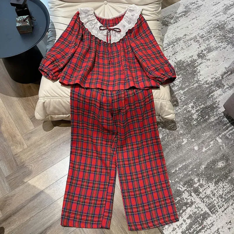 Bộ pijama caro đỏ cổ ren to – ảnh 10