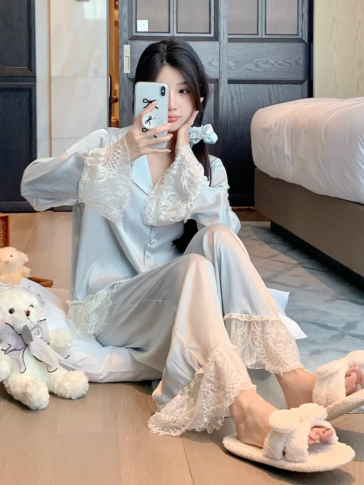 Bộ pijama lụa dài tay phối ren bèo – ảnh 10