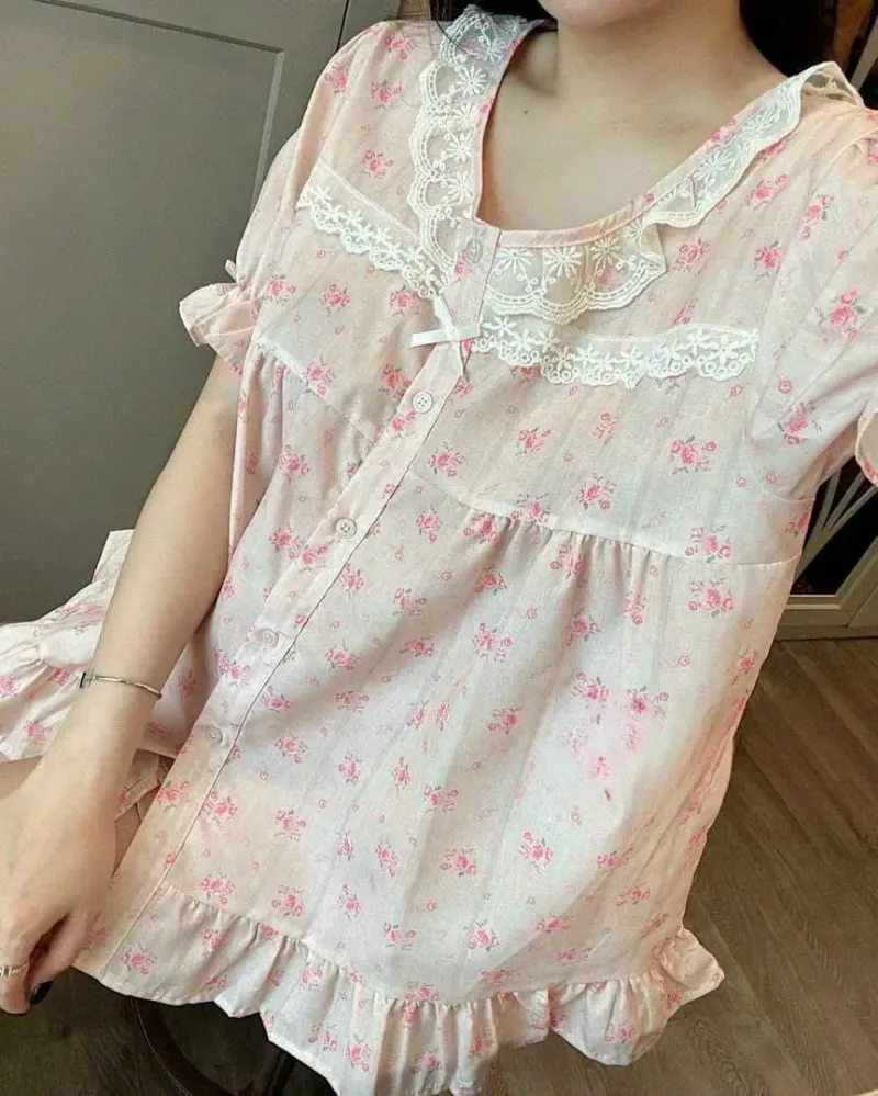 Bộ đồ ngủ cộc tay hoa hồng viền ren – ảnh 3