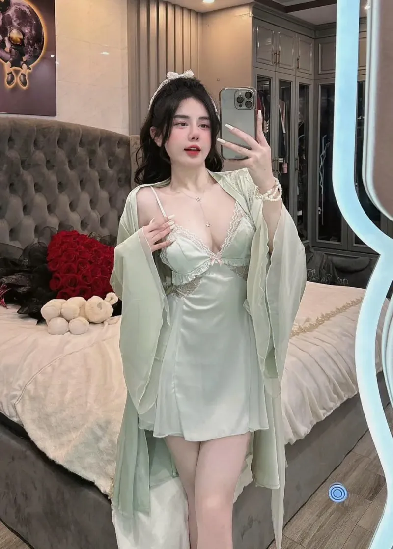 Set váy ngủ lụa cúp ngực ren nơ kèm áo choàng mỏng – ảnh 3