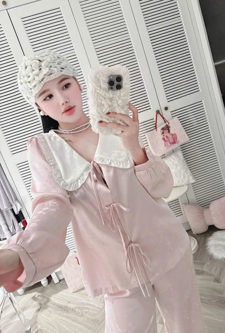 Bộ pijama lụa cổ sen to thắt nơ – ảnh 4