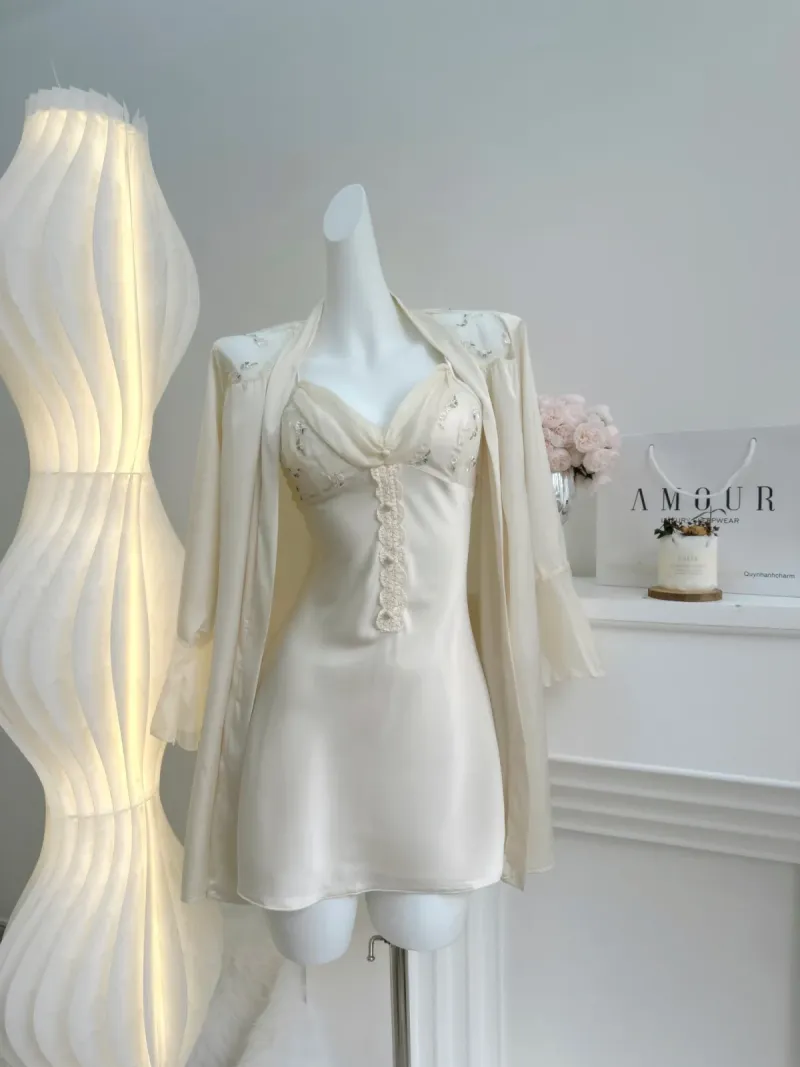 Set váy ngủ lụa cổ đổ phối ren kèm áo choàng